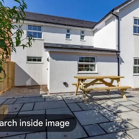 7bed Modern House With 5 Bathrooms And Garden Bristol